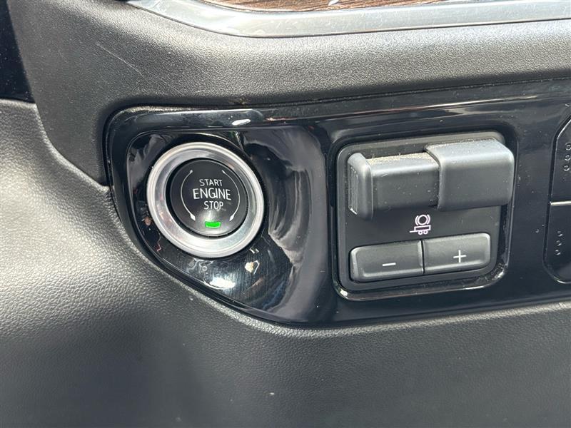 Chevrolet Silverado 1500 LT Crew Cab 4WD 2025