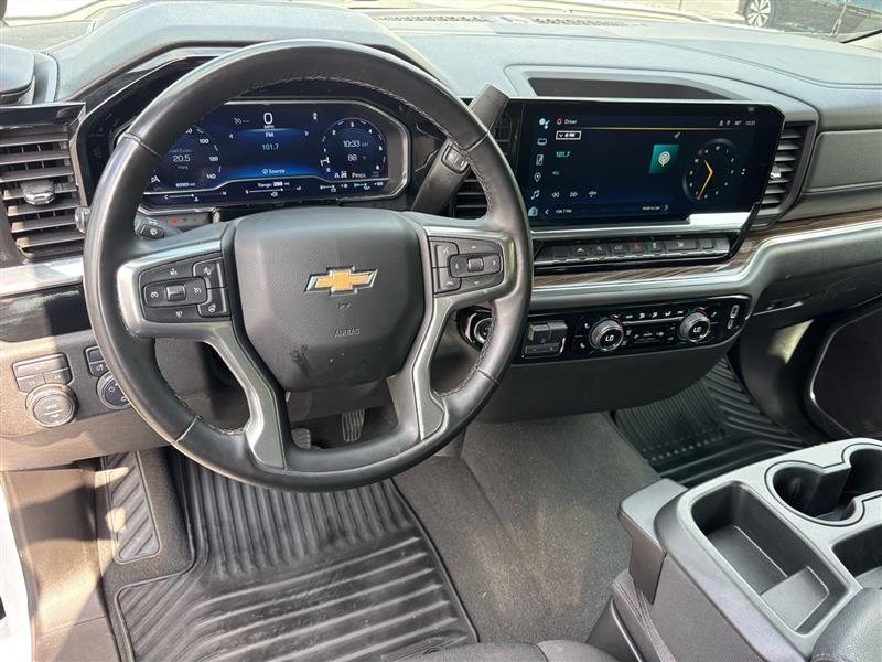 Chevrolet Silverado 1500 LT Crew Cab 4WD 2025