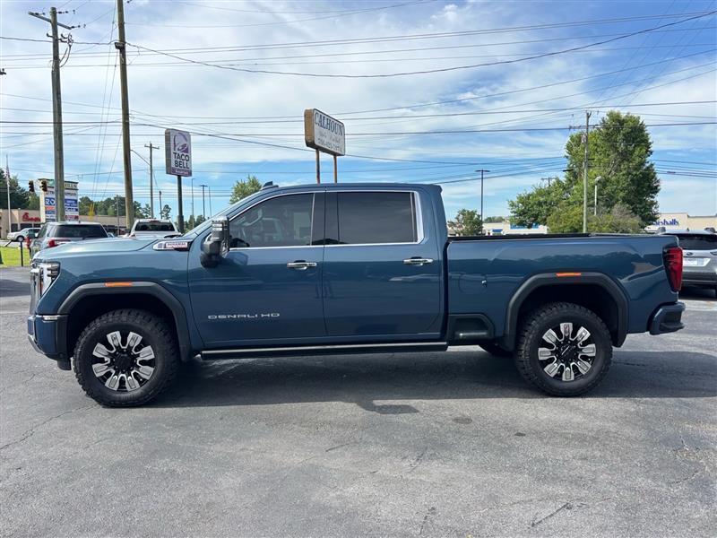 GMC Sierra 2500HD Denali Crew Cab 4WD SB 2024