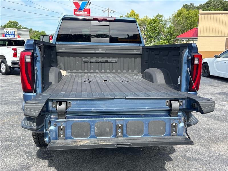 GMC Sierra 2500HD Denali Crew Cab 4WD SB 2024