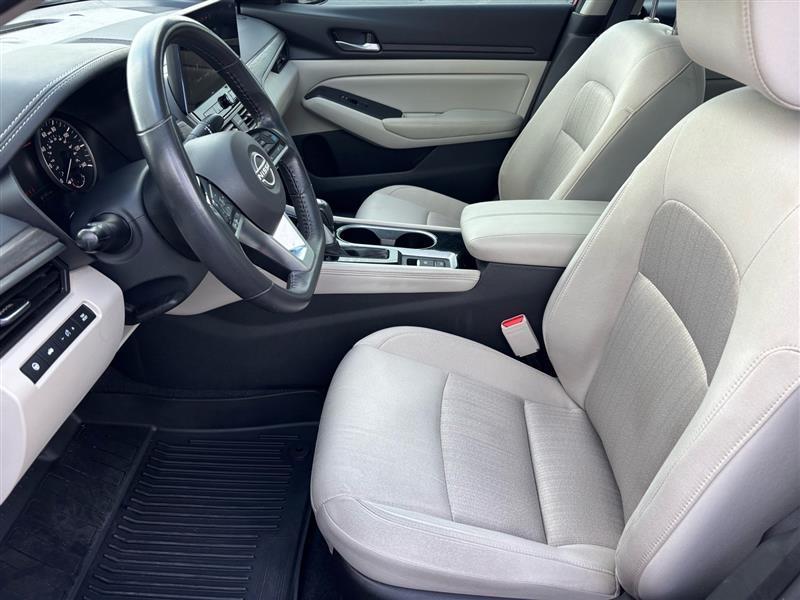 Nissan Altima 2.5 SV 2024