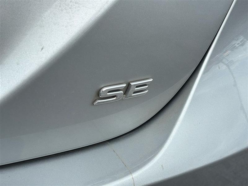 Toyota Camry SE 2022