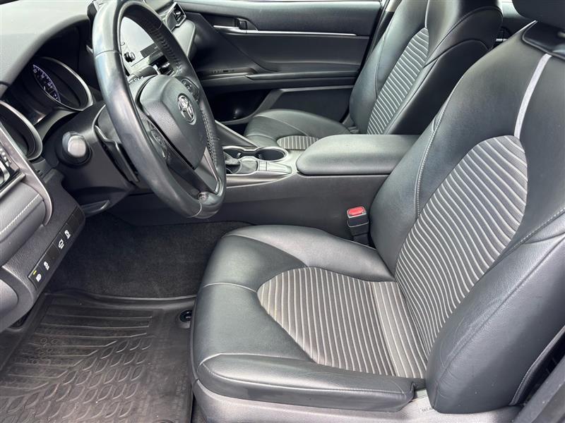 Toyota Camry SE 2022