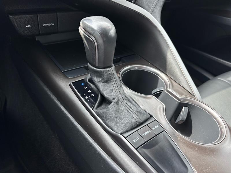 Toyota Camry SE 2022