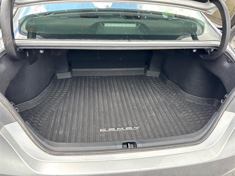 Toyota Camry SE 2022