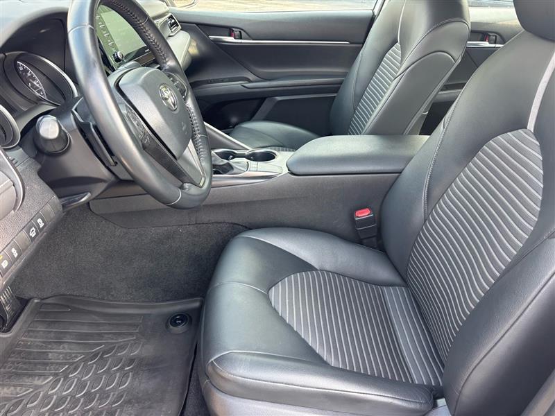 Toyota Camry SE 2022