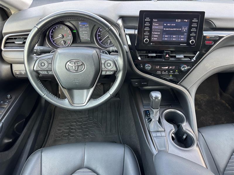 Toyota Camry SE 2022