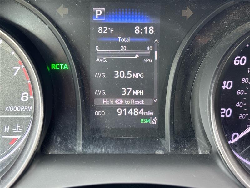Toyota Camry SE 2022
