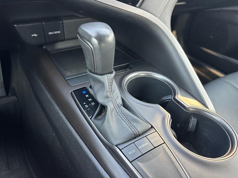 Toyota Camry SE 2022