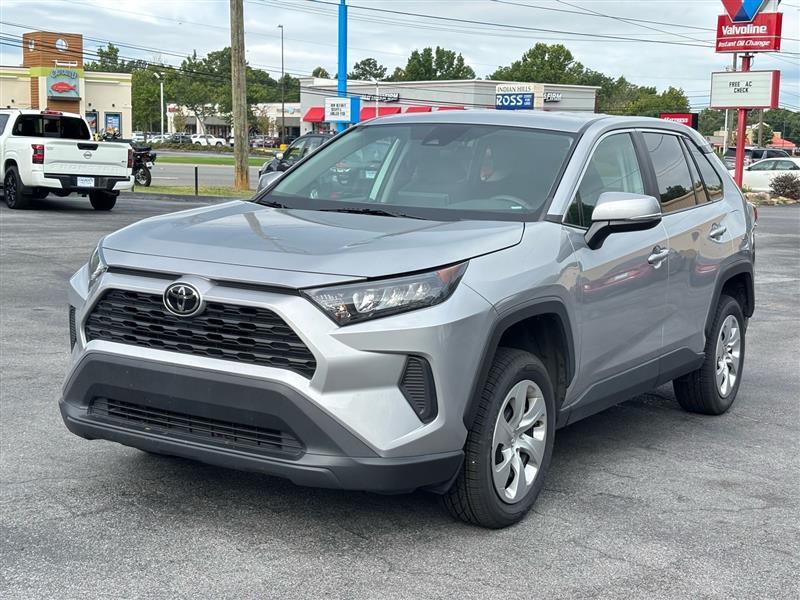 Toyota RAV4 LE 2022