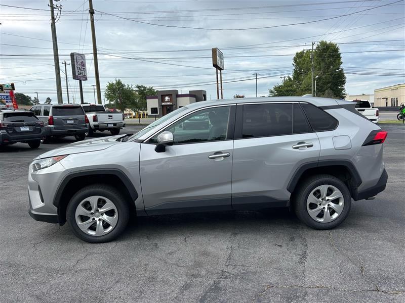 Toyota RAV4 LE 2022