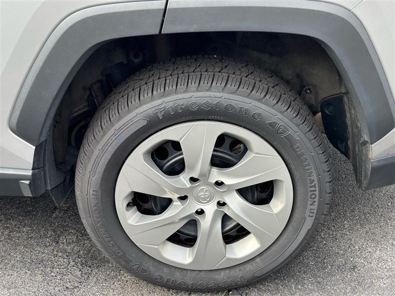 Toyota RAV4 LE 2022