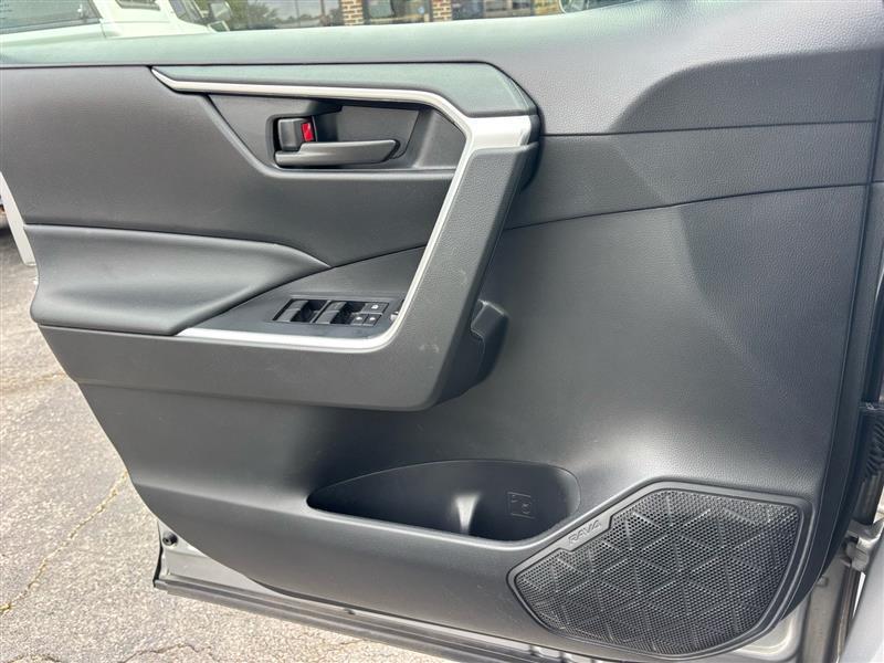 Toyota RAV4 LE 2022