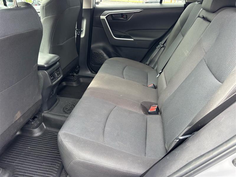 Toyota RAV4 LE 2022