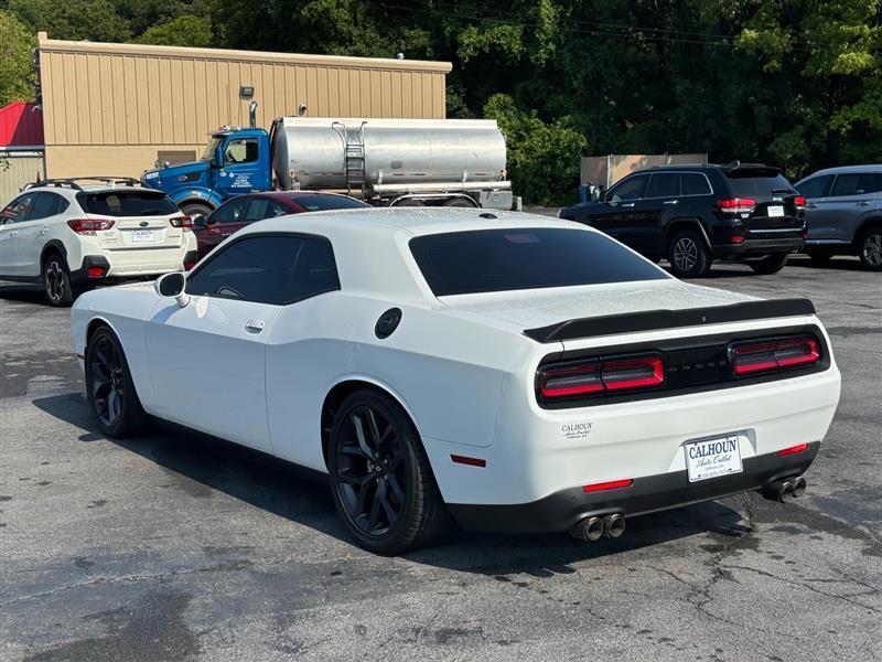 Dodge Challenger GT 2021