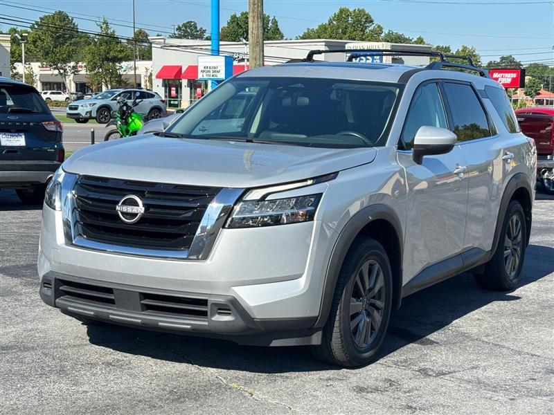 Nissan Pathfinder SV 2022