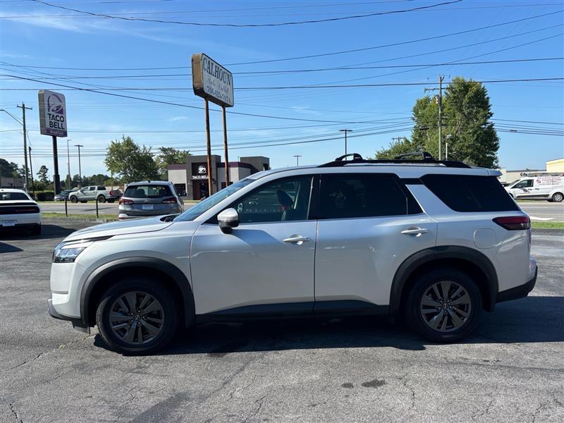 Nissan Pathfinder SV 2022