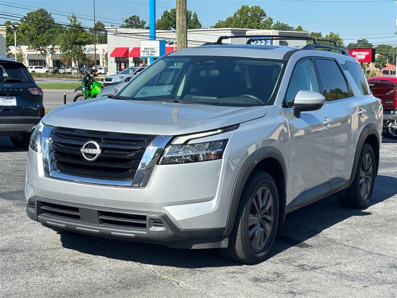 2022 Nissan Pathfinder SV