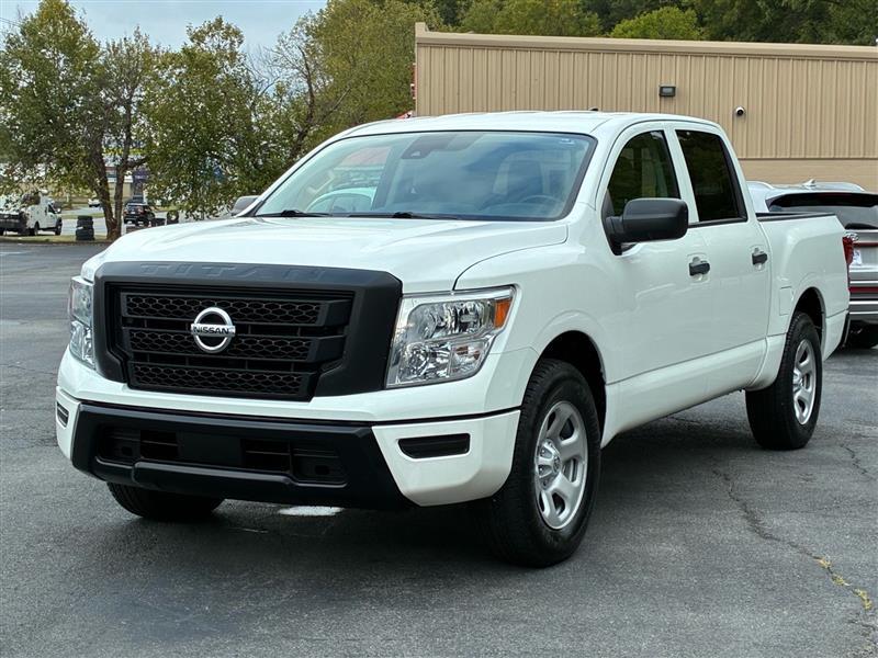 2022 Nissan Titan S Crew Cab 2WD