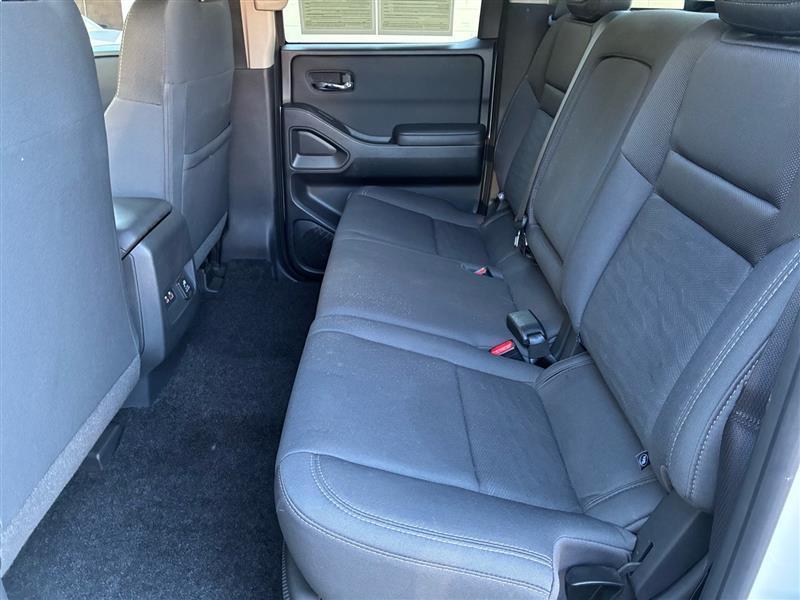 Nissan Frontier SV Crew Cab 2WD 2024