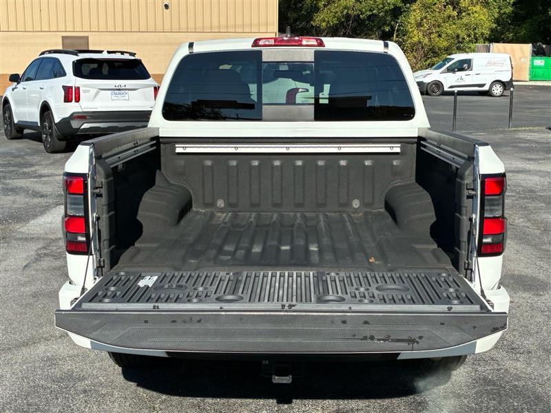 Nissan Frontier SV Crew Cab 2WD 2024