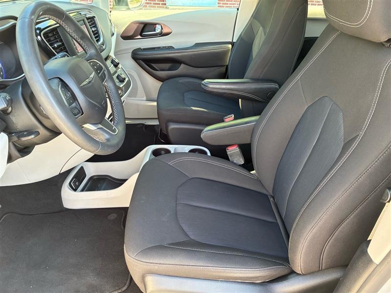 Chrysler Voyager LX 2023