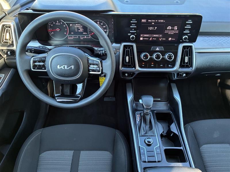 Kia Sorento LX 2WD 2023