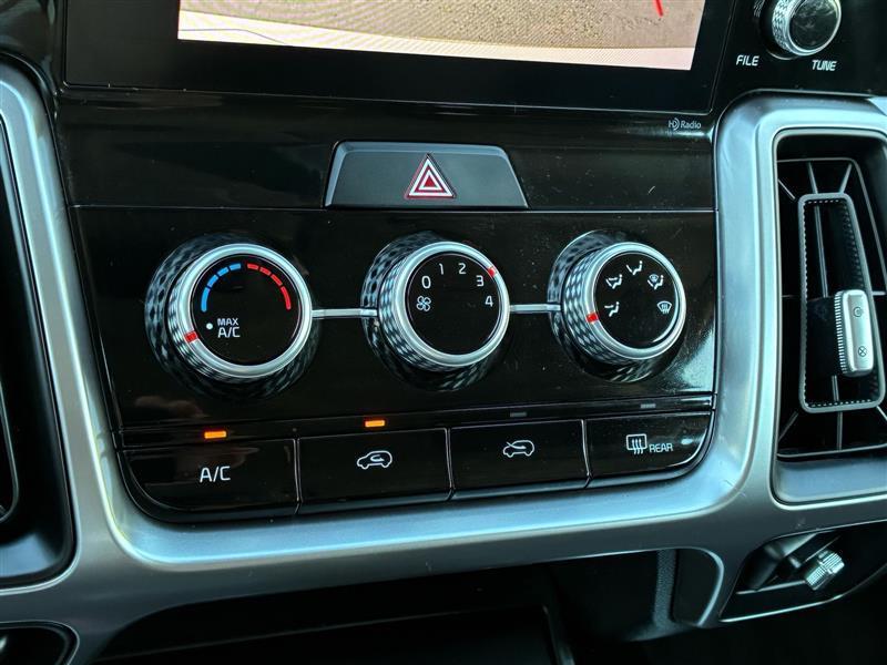 Kia Sorento LX 2WD 2023