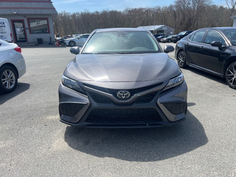 Toyota Camry SE 2023