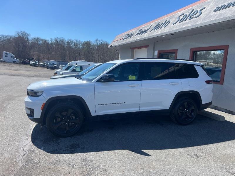 Jeep Grand Cherokee L Laredo 4WD 2023