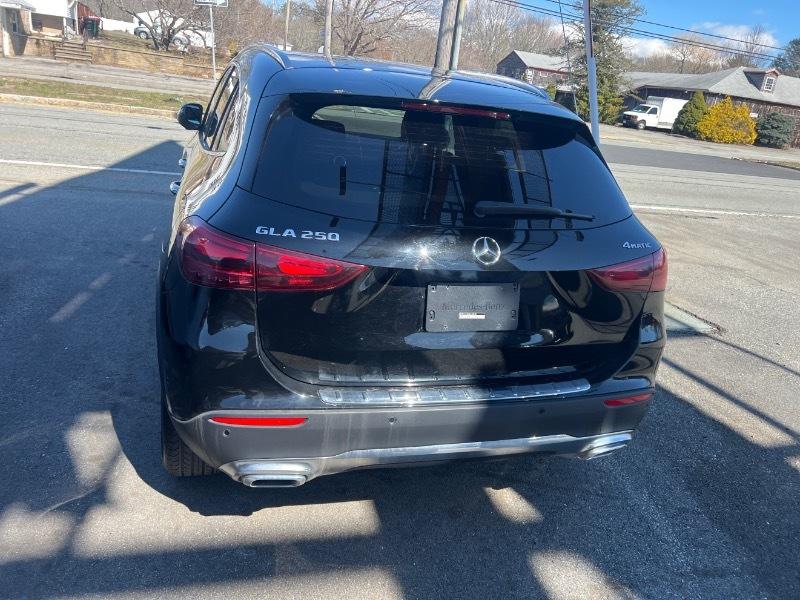 Mercedes-Benz GLA-Class GLA250 4MATIC 2025