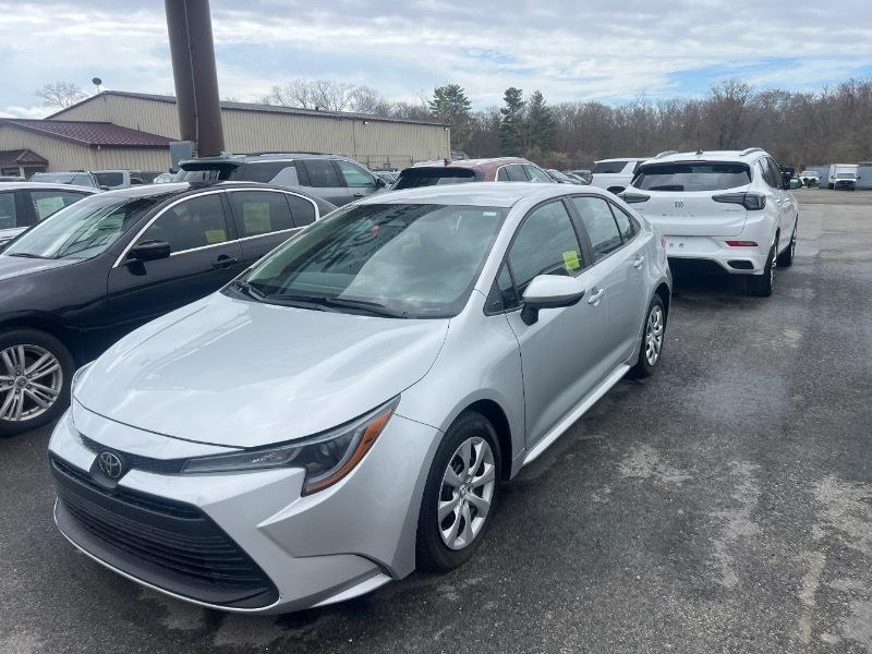 Toyota Corolla LE 2024