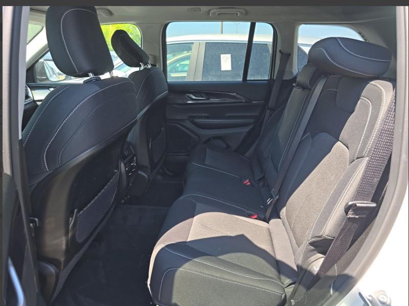 Jeep Grand Cherokee Laredo 4WD 2023