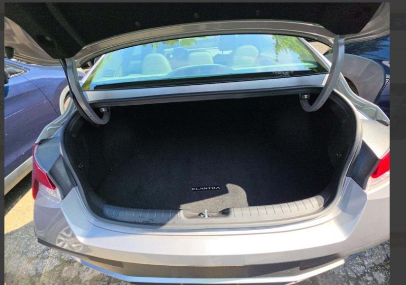 Hyundai Elantra SE 2025