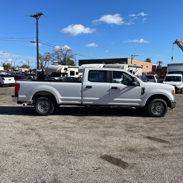 2017 Ford Super Duty F-250 SRW XL 2WD Crew Cab 6.75' Box