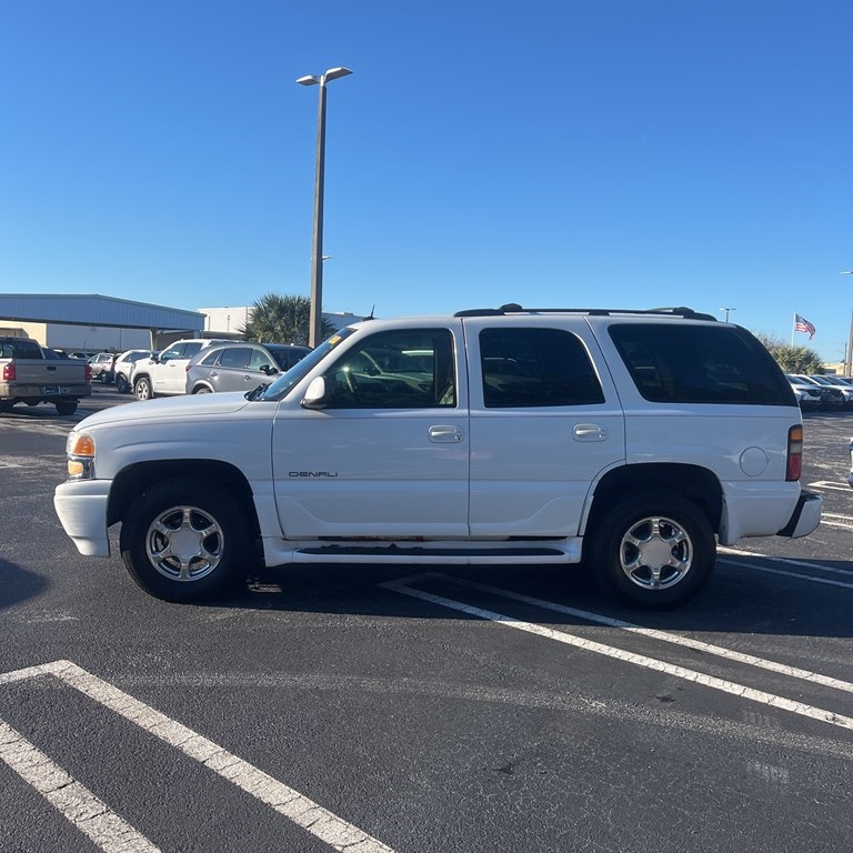 2005 GMC Yukon Denali 4dr AWD