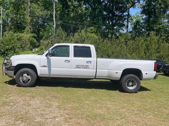 White 2002 Chevrolet Silverado 3500 LS Crew Cab LB DRW 4WD Pickup Truck Four-Wheel Drive Automatic