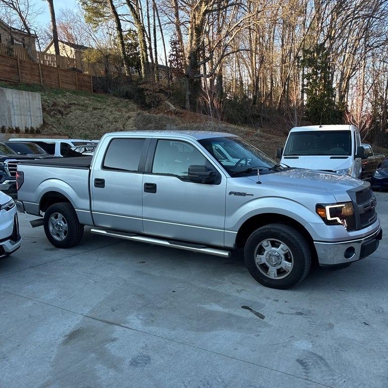 2012 Ford 150 2WD SuperCrew 145" XL