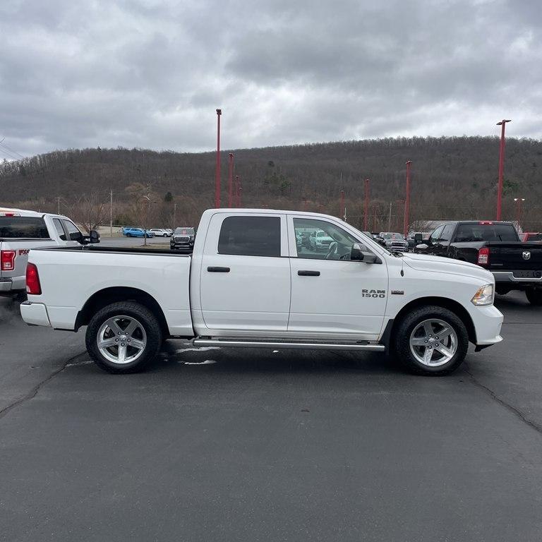 2016 RAM 1500 4WD Crew Cab 140.5" Express