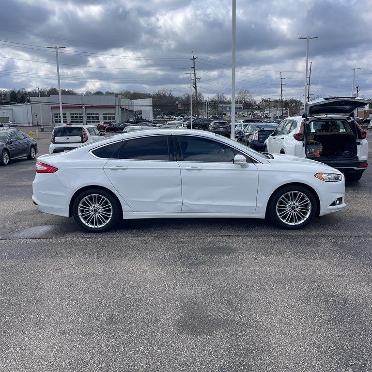 2016 Ford Fusion 4dr Sdn SE FWD