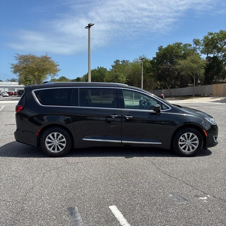 2019 Chrysler Pacifica Touring L FWD