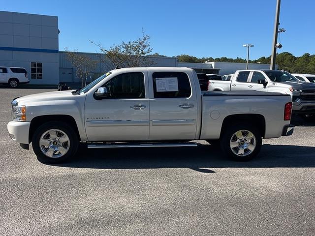 White 2011 Chevrolet Silverado 1500 LTZ Crew Cab RWD Pickup Truck 4X2 Automatic