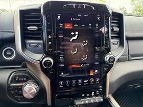 RAM 1500 Laramie 4x4 Crew Cab 5'7" Box 2021