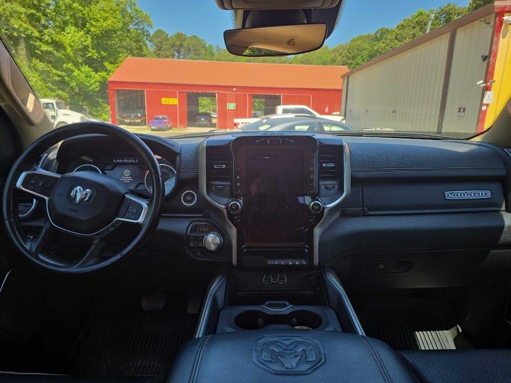 RAM 1500 Laramie 4x4 Crew Cab 5'7" Box 2021