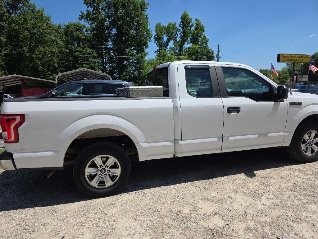 Ford 150 2WD SuperCab 145" XLT 2015