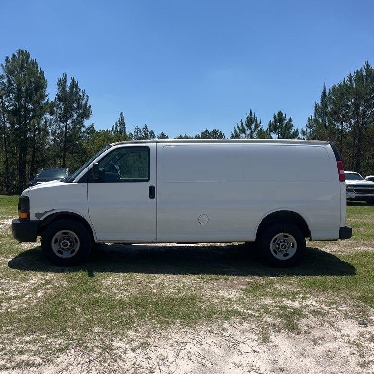2007 GMC Savana Cargo Van RWD 2500 135"