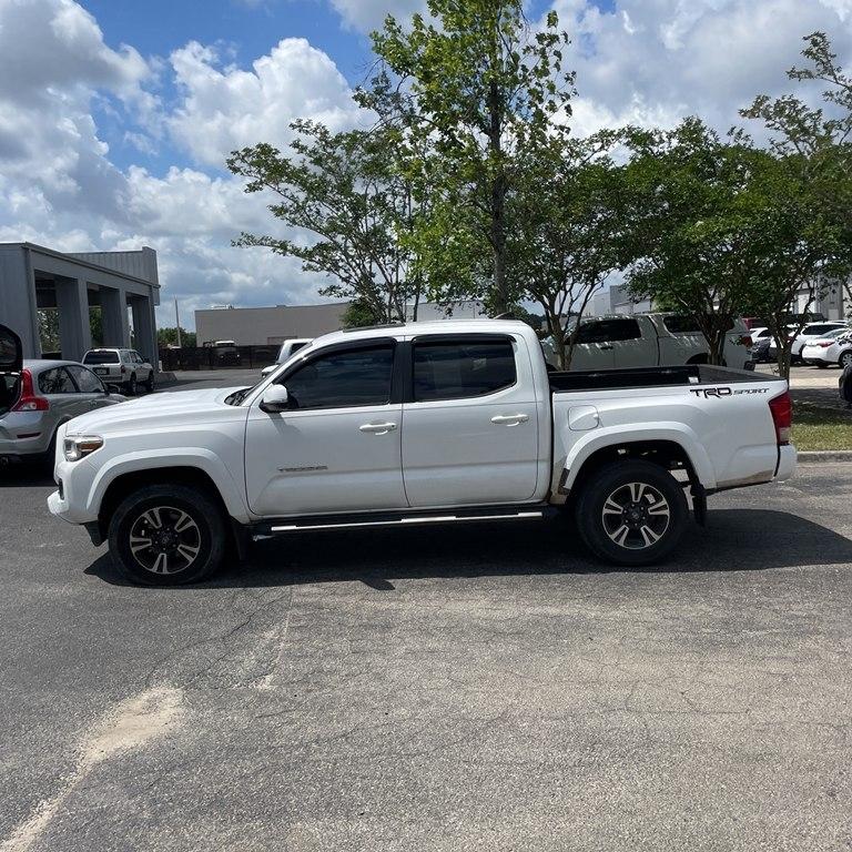 2017 Toyota Tacoma SR5 Double Cab 5' Bed V6 4x2 AT (Natl)