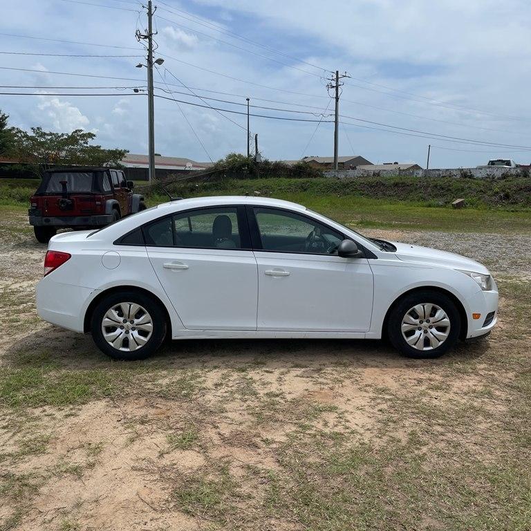 2013 Chevrolet Cruze 4dr Sdn Auto LS