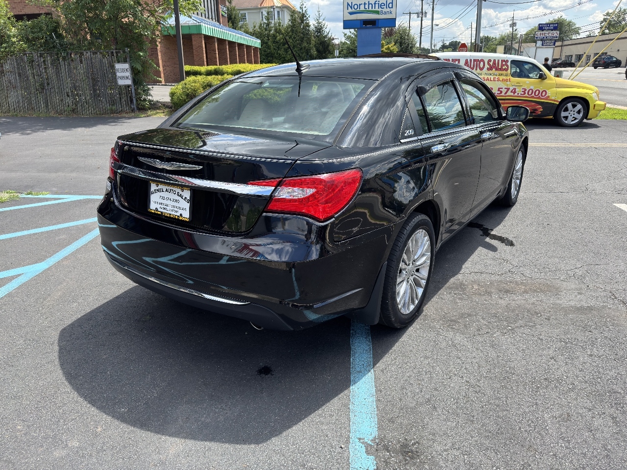 Chrysler 200 Limited 2011