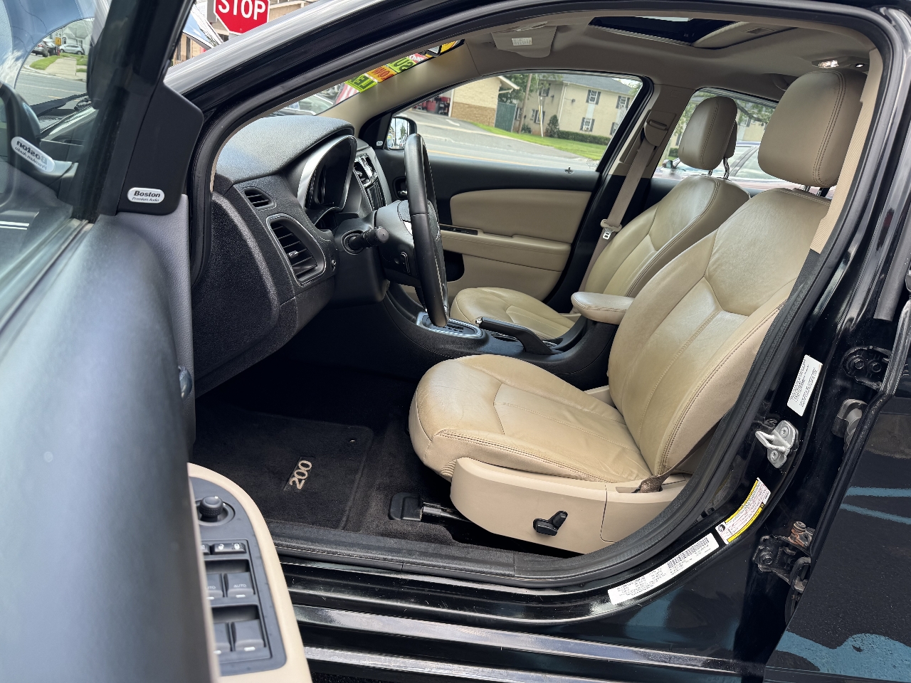 Chrysler 200 Limited 2011